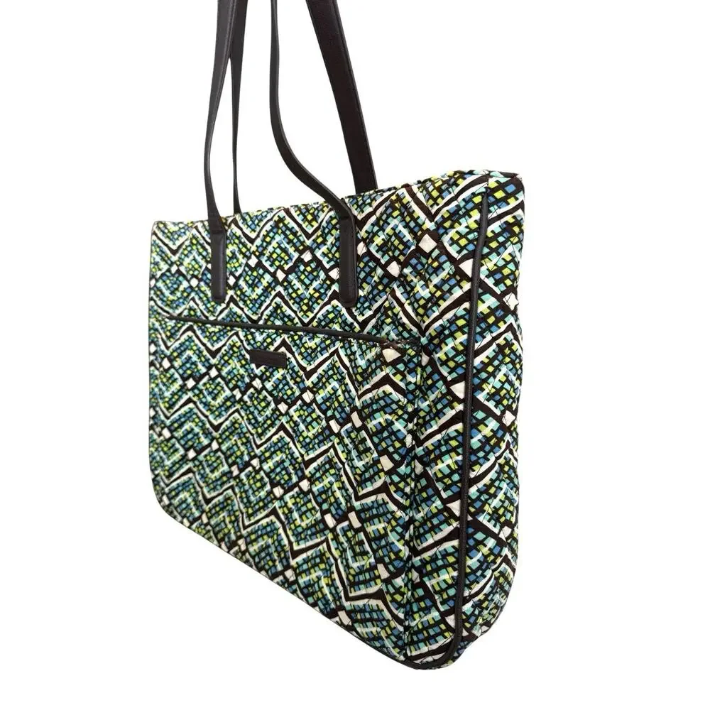 Vera Bradley Iconic Commuter Tote Padded Laptop Sleeve in Rainforest Pattern EUC